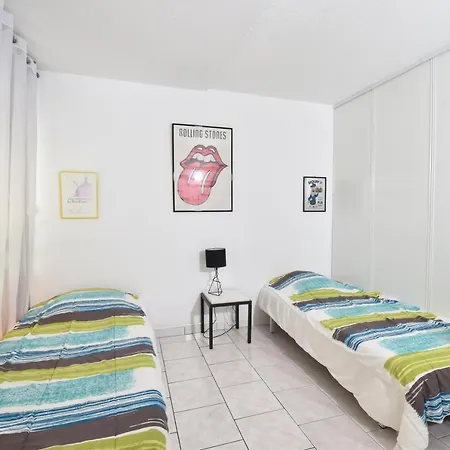 8 Couchages Front De Mer Le Chabian דירה
